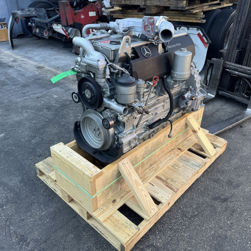 2005 Mercedes OM906LA MBE900 260HP 6 Cyl Diesel Engine For Sale - hdengines.com