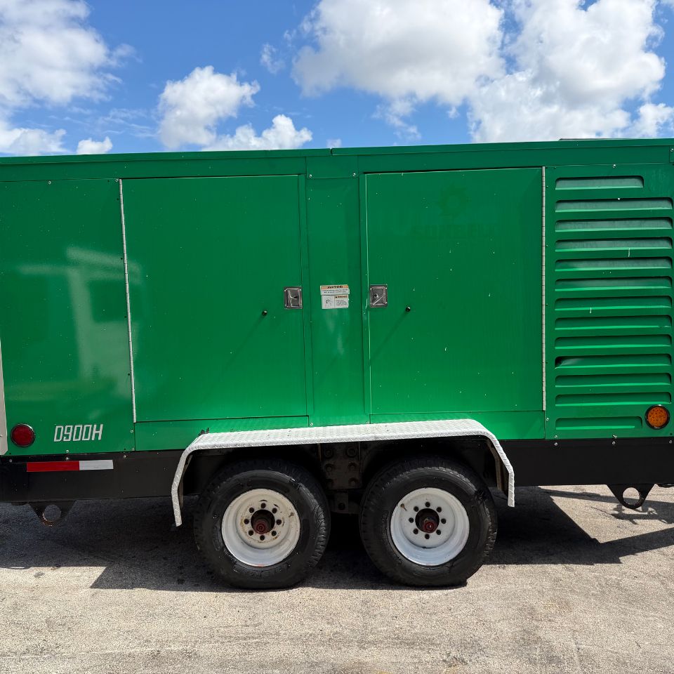 2017 Sullivan-Palatek 900 CFM Towable Diesel Air Compressor – 150 PSI