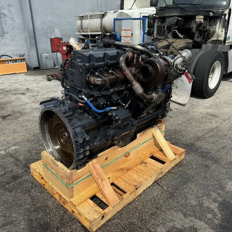 2005 Mack AC 400HP 6 Cyl Diesel Engine with Jake Brakes For Sale - hdengines.com