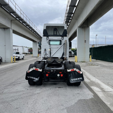 2014 Volvo VNL Cummins ISX15 400HP 6 Cyl Day Cab Truck For Sale - hdengines.com