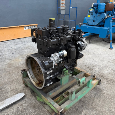 New 2008 Komatsu SAA4D102E-2 Industrial Diesel Engine 46853932, 4.5L, 80HP Tier 2