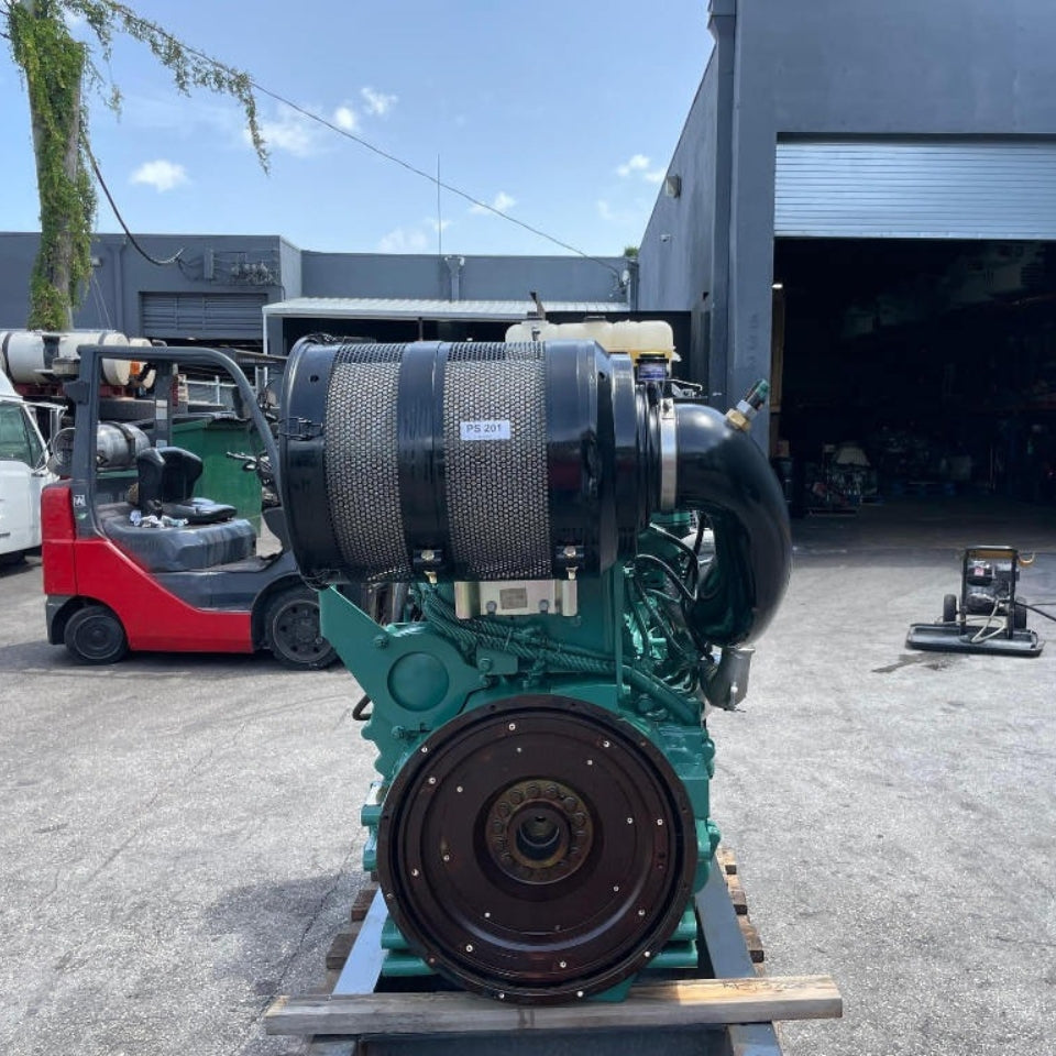 New 2013 Volvo D13 TAD1365VE 543HP 6 Cyl Engine For Sale - hdengines.com